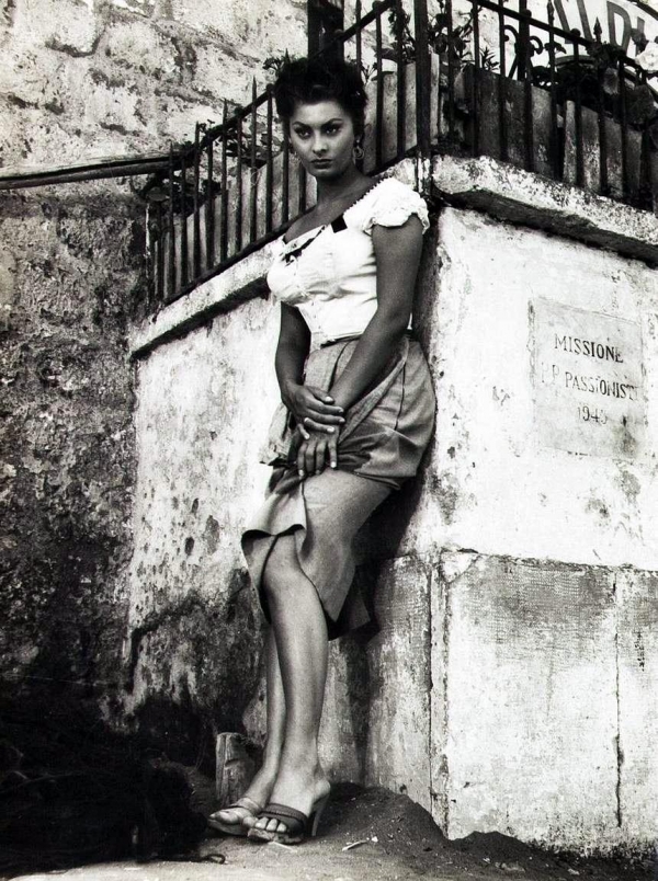 Sophia Loren Feet 812830